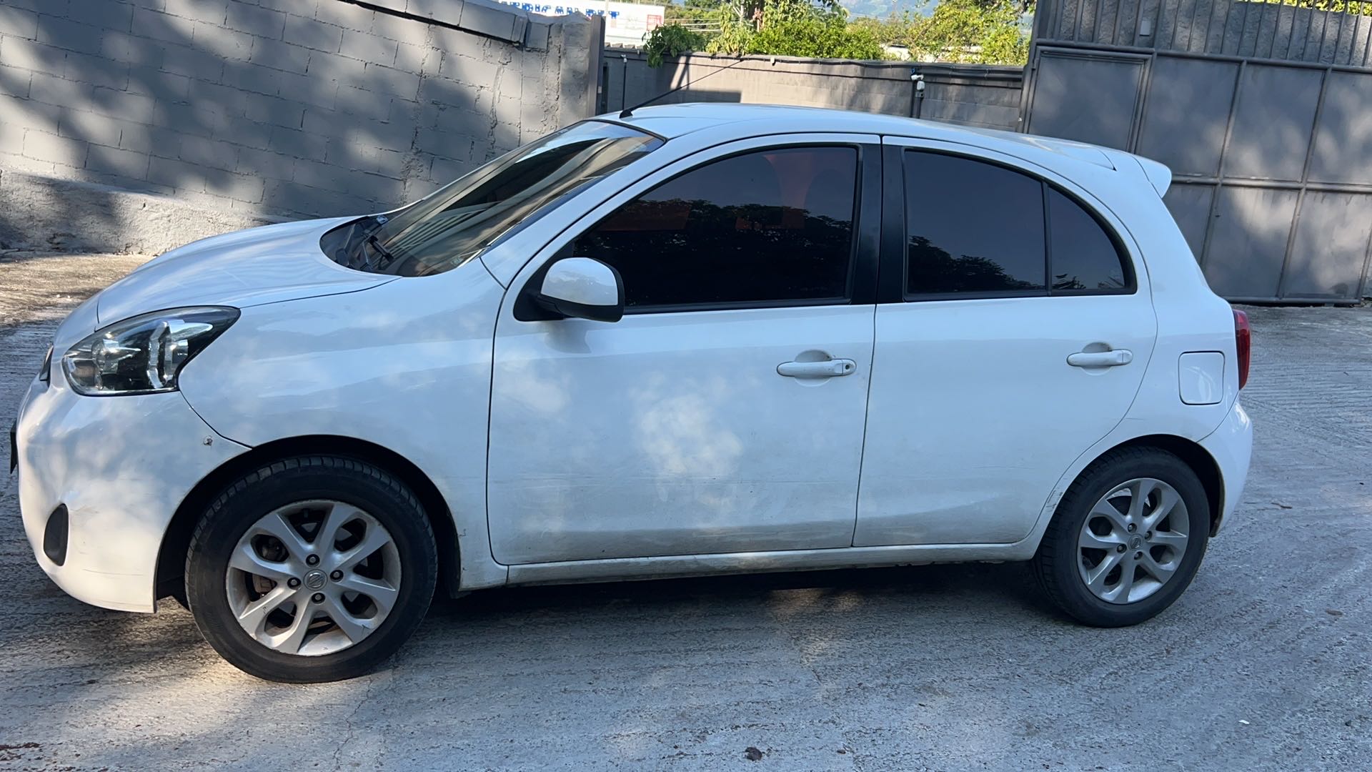 NISSAN MARCH 1.6 SV 16V FLEX 4P MANUAL