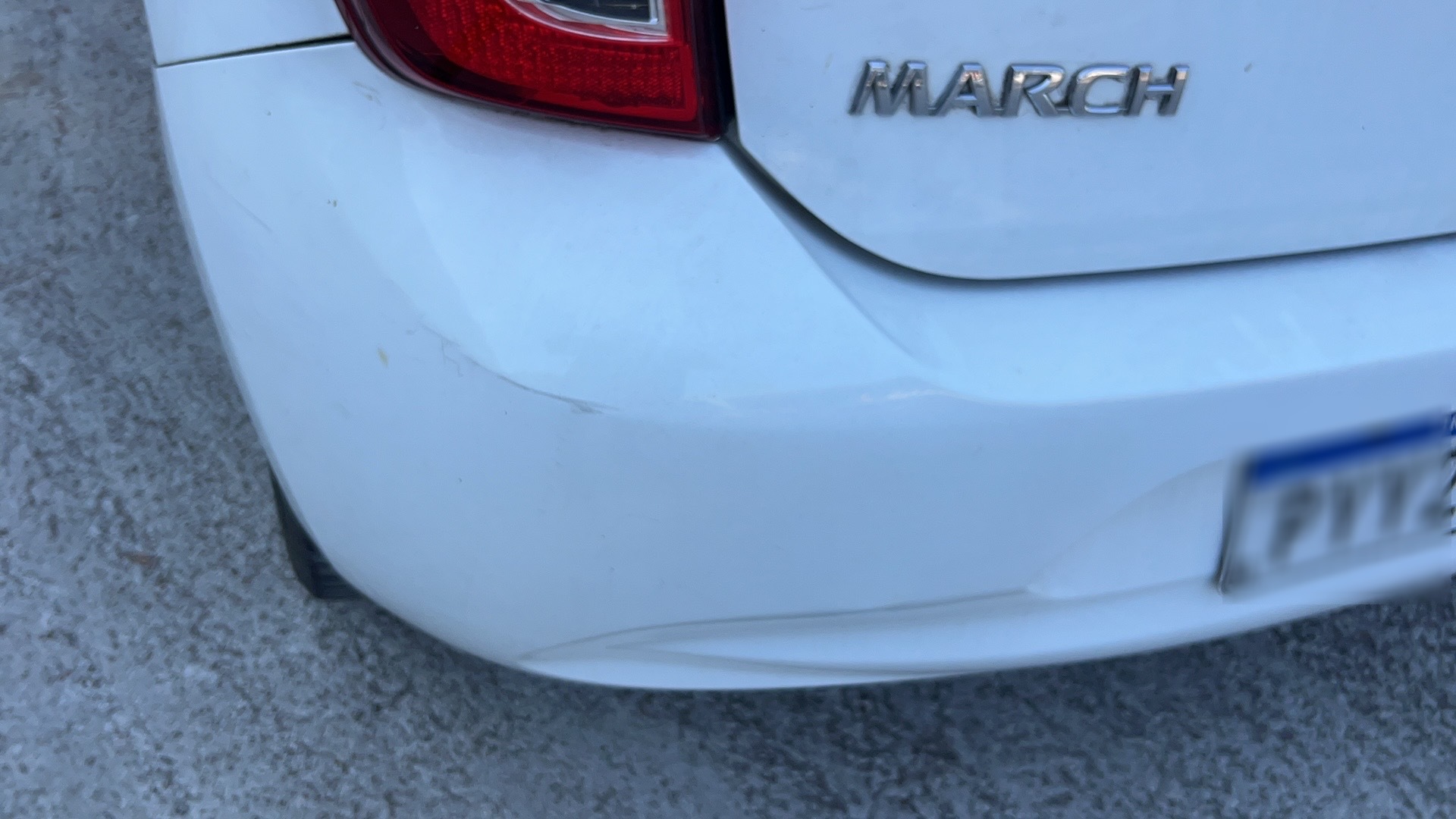NISSAN MARCH 1.6 SV 16V FLEX 4P MANUAL