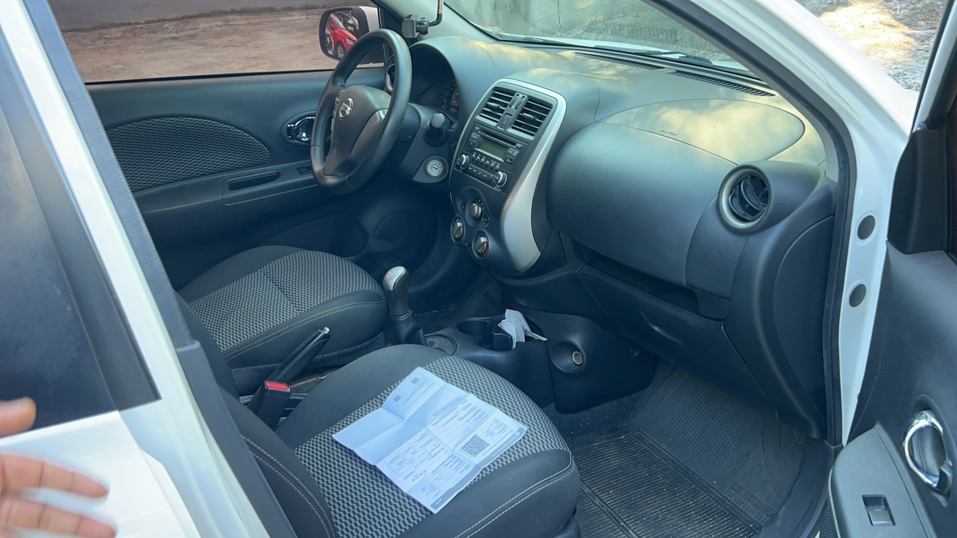 NISSAN MARCH 1.6 SV 16V FLEX 4P MANUAL