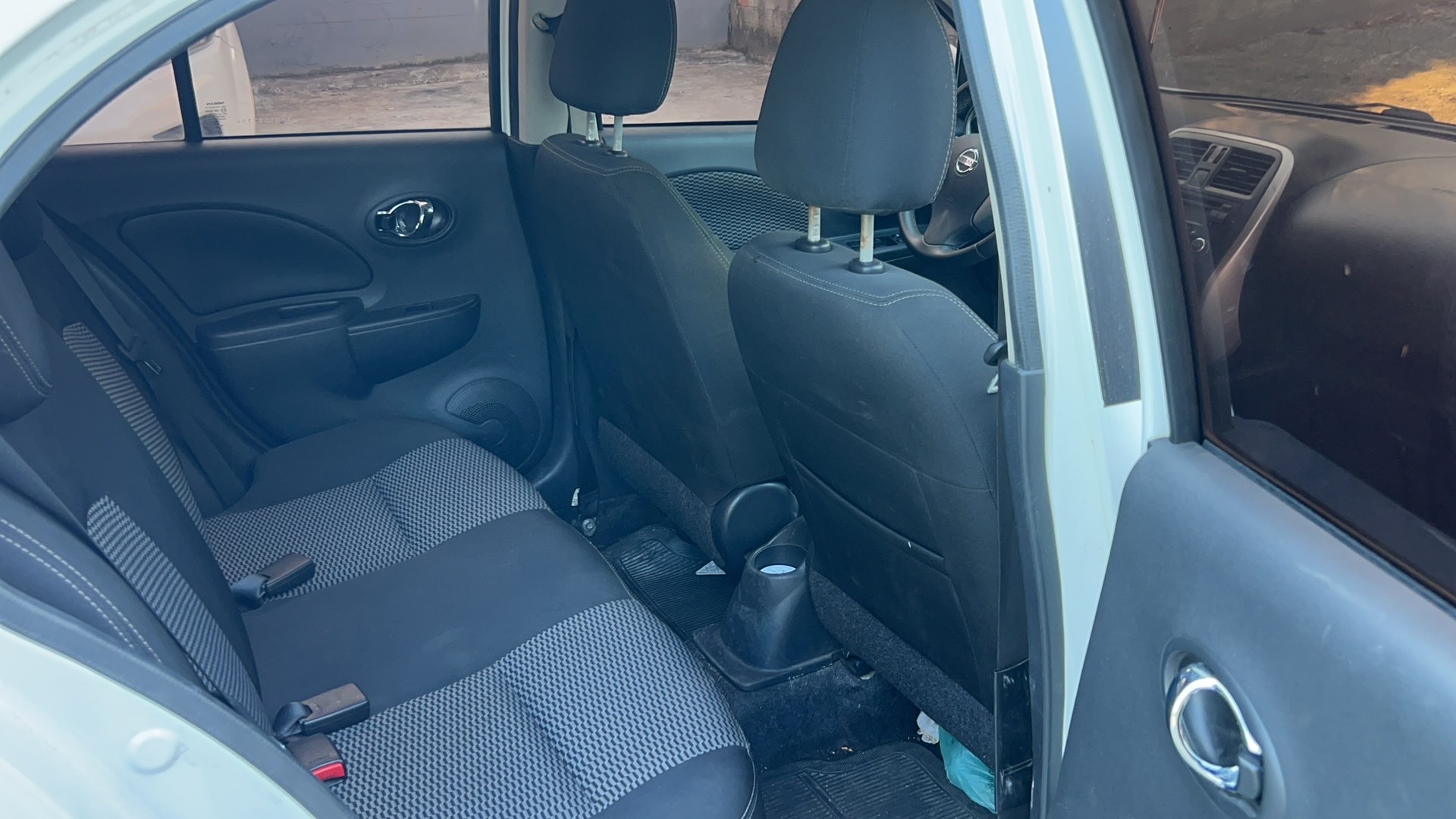 NISSAN MARCH 1.6 SV 16V FLEX 4P MANUAL
