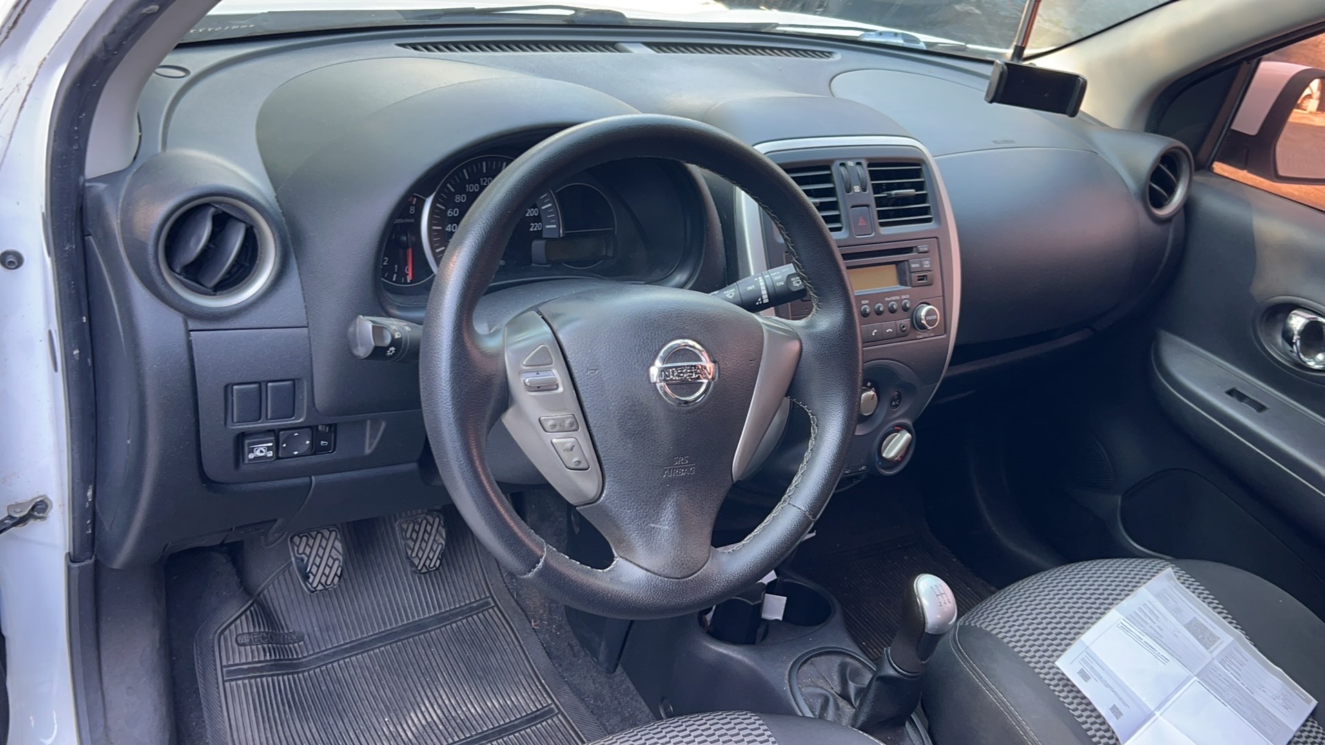 NISSAN MARCH 1.6 SV 16V FLEX 4P MANUAL