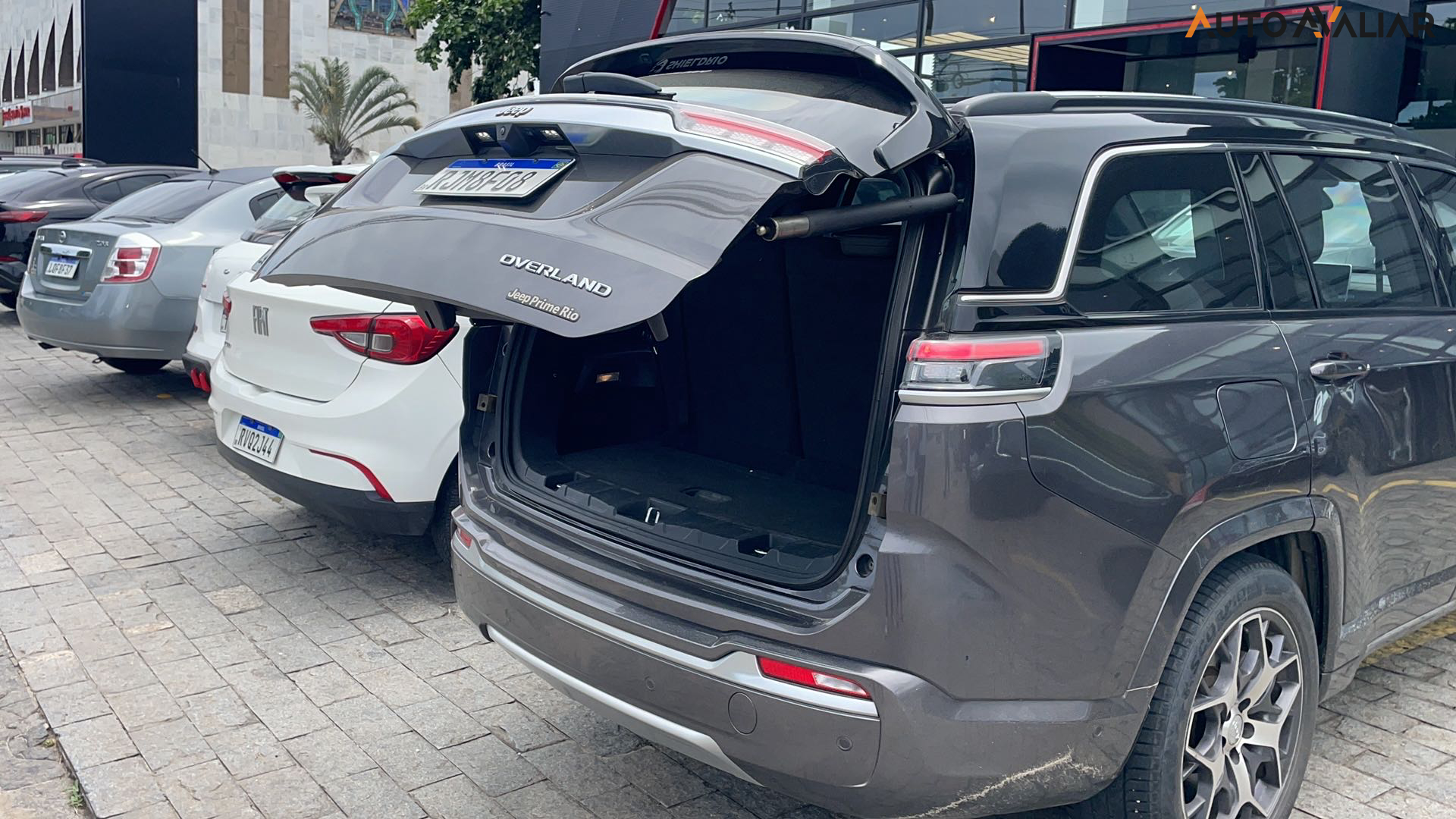 JEEP COMMANDER 1.3 T270 TURBO FLEX OVERLAND AT6