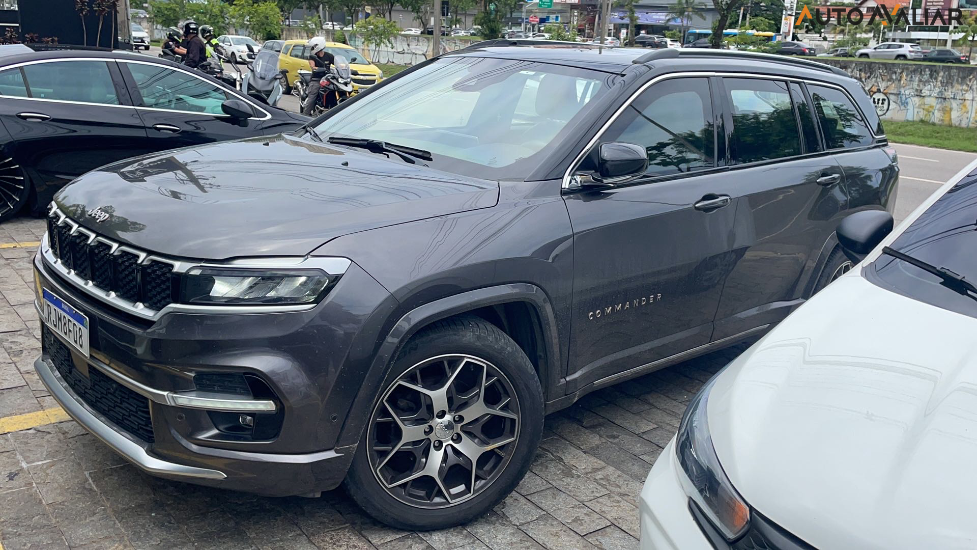 JEEP COMMANDER 1.3 T270 TURBO FLEX OVERLAND AT6