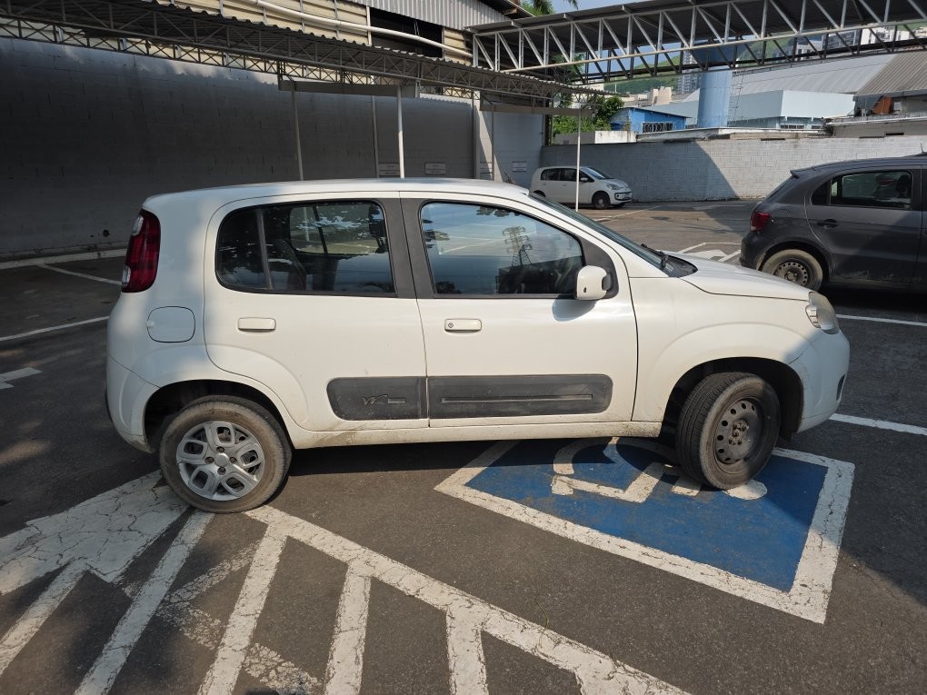 FIAT UNO 1.0 EVO VIVACE 8V FLEX 4P MANUAL