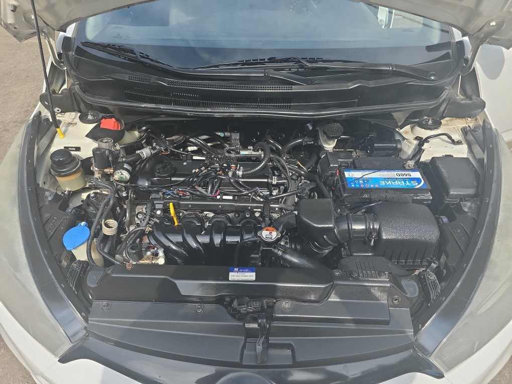HYUNDAI HB20S 1.6 COMFORT PLUS 16V FLEX 4P MANUAL