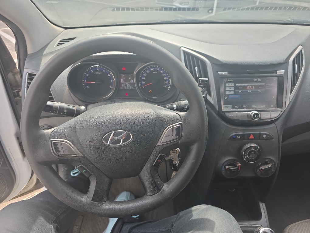 HYUNDAI HB20S 1.6 COMFORT PLUS 16V FLEX 4P MANUAL