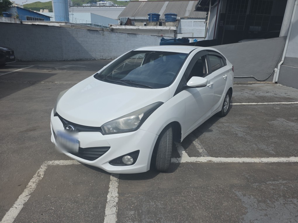 HYUNDAI HB20S 1.6 COMFORT PLUS 16V FLEX 4P MANUAL