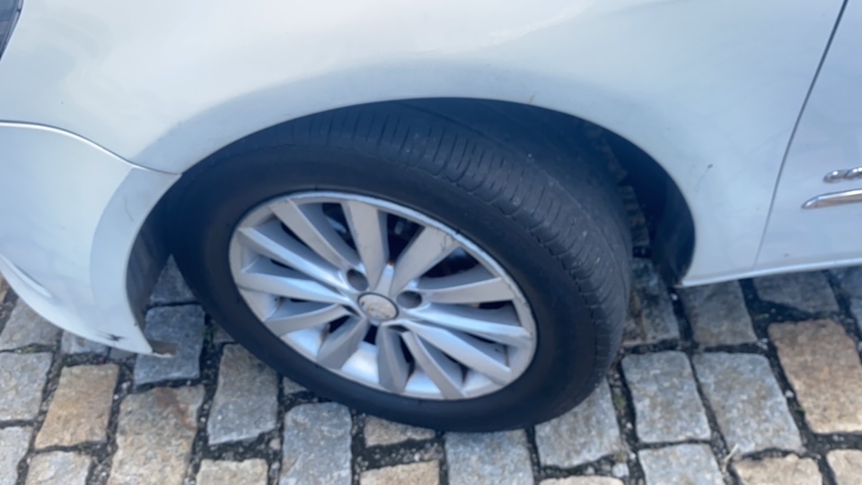 VOLKSWAGEN VOYAGE 1.0 MI COMFORTLINE 8V FLEX 4P MANUAL