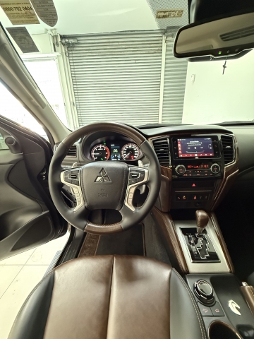 MITSUBISHI L200 TRITON  2.4 16V TURBO DIESEL SPORT HPE-S TERRA CD 4P 4X4 AUTOM&Aacute;TICO