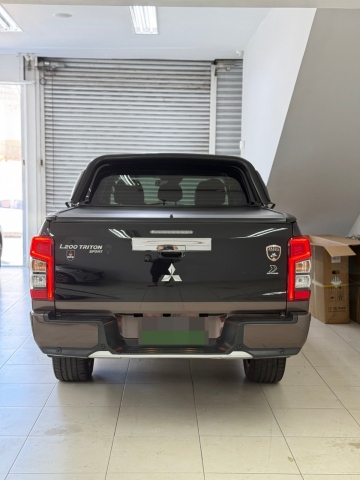 MITSUBISHI L200 TRITON  2.4 16V TURBO DIESEL SPORT HPE-S TERRA CD 4P 4X4 AUTOM&Aacute;TICO