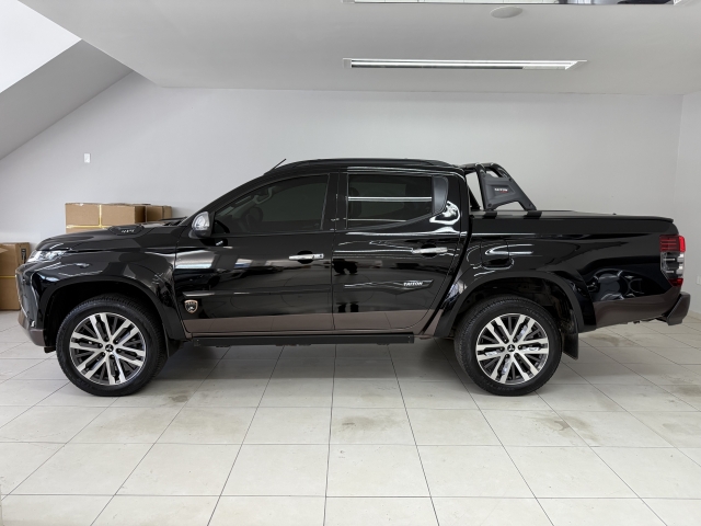 MITSUBISHI L200 TRITON  2.4 16V TURBO DIESEL SPORT HPE-S TERRA CD 4P 4X4 AUTOM&Aacute;TICO