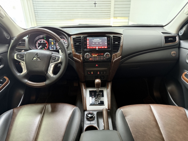 MITSUBISHI L200 TRITON  2.4 16V TURBO DIESEL SPORT HPE-S TERRA CD 4P 4X4 AUTOM&Aacute;TICO