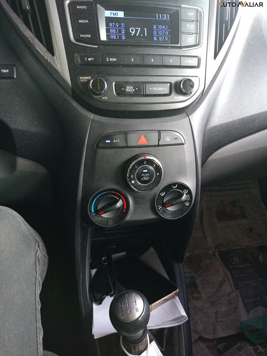 HYUNDAI HB20S 1.0 COMFORT PLUS 12V FLEX 4P MANUAL