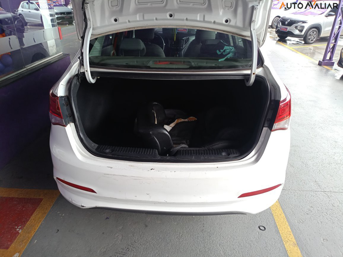 HYUNDAI HB20S 1.0 COMFORT PLUS 12V FLEX 4P MANUAL