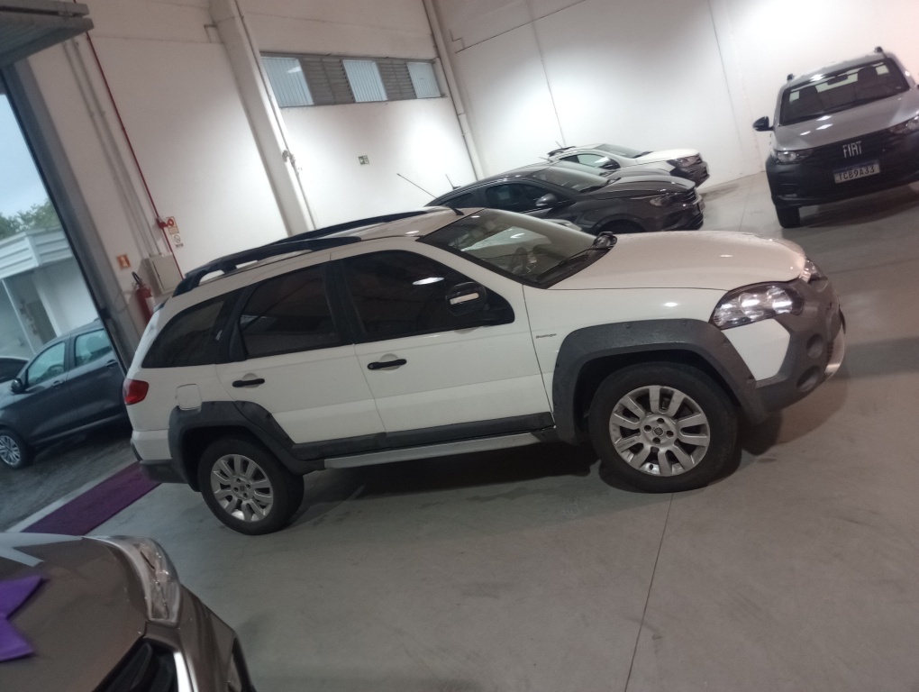 FIAT PALIO 1.8 MPI ADVENTURE WEEKEND 16V FLEX 4P AUTOMATIZADO