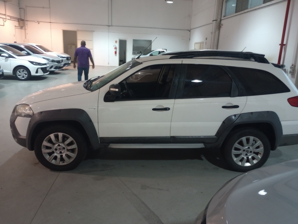 FIAT PALIO 1.8 MPI ADVENTURE WEEKEND 16V FLEX 4P AUTOMATIZADO