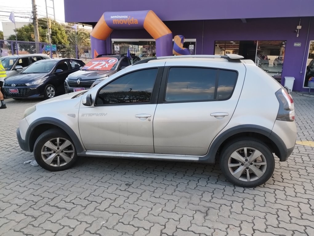 RENAULT SANDERO 1.6 STEPWAY 16V FLEX 4P AUTOMATICO