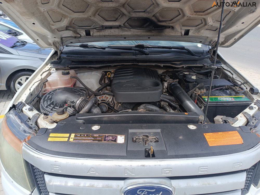 FORD RANGER 3.2 XLS 4X4 CS 20V DIESEL 2P MANUAL