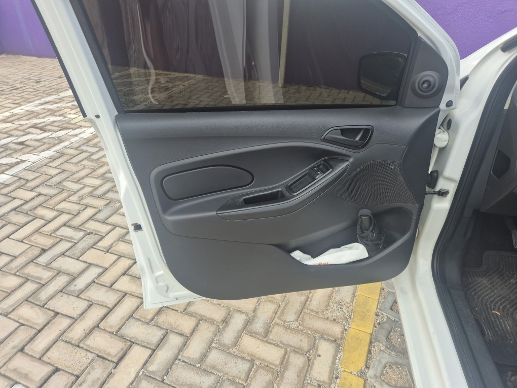 FORD KA 1.0 TI-VCT FLEX S MANUAL