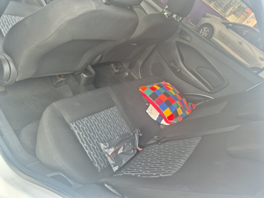 FORD KA 1.0 TI-VCT FLEX S MANUAL