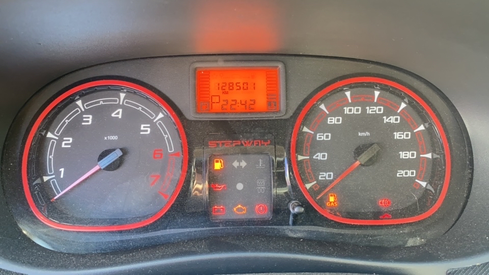 RENAULT SANDERO 1.6 STEPWAY 16V FLEX 4P AUTOMATICO