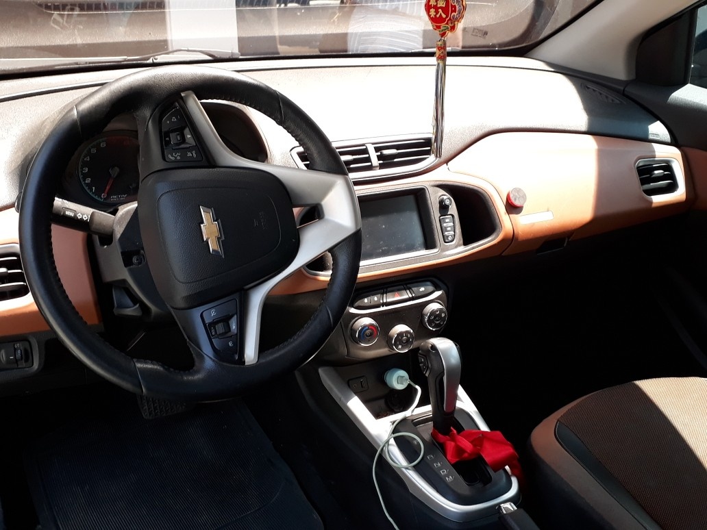 CHEVROLET ONIX 1.4 MPFI ACTIV 8V FLEX 4P AUTOMATICO