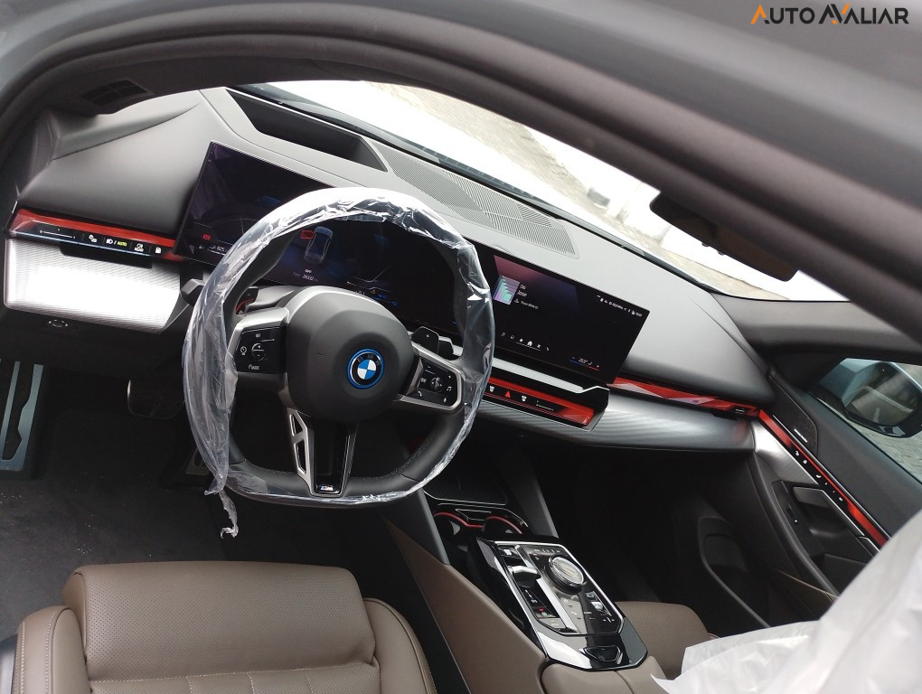 BMW 530E 2.0 TWINPOWER PHEV M SPORT AUTOM&Aacute;TICO