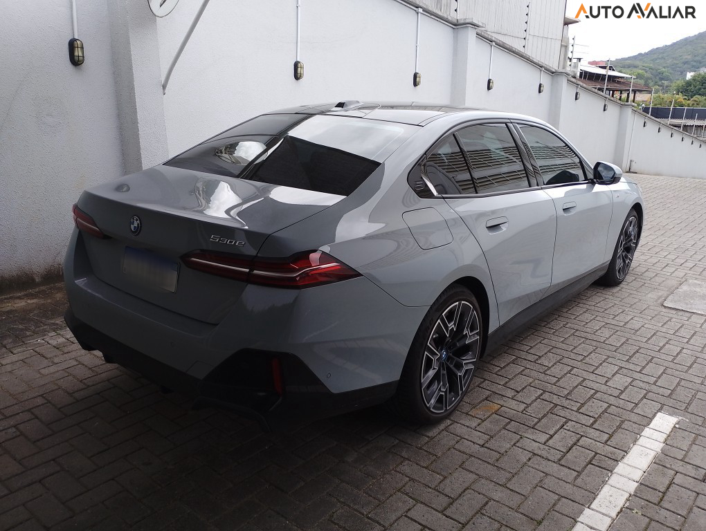 BMW 530E 2.0 TWINPOWER PHEV M SPORT AUTOM&Aacute;TICO