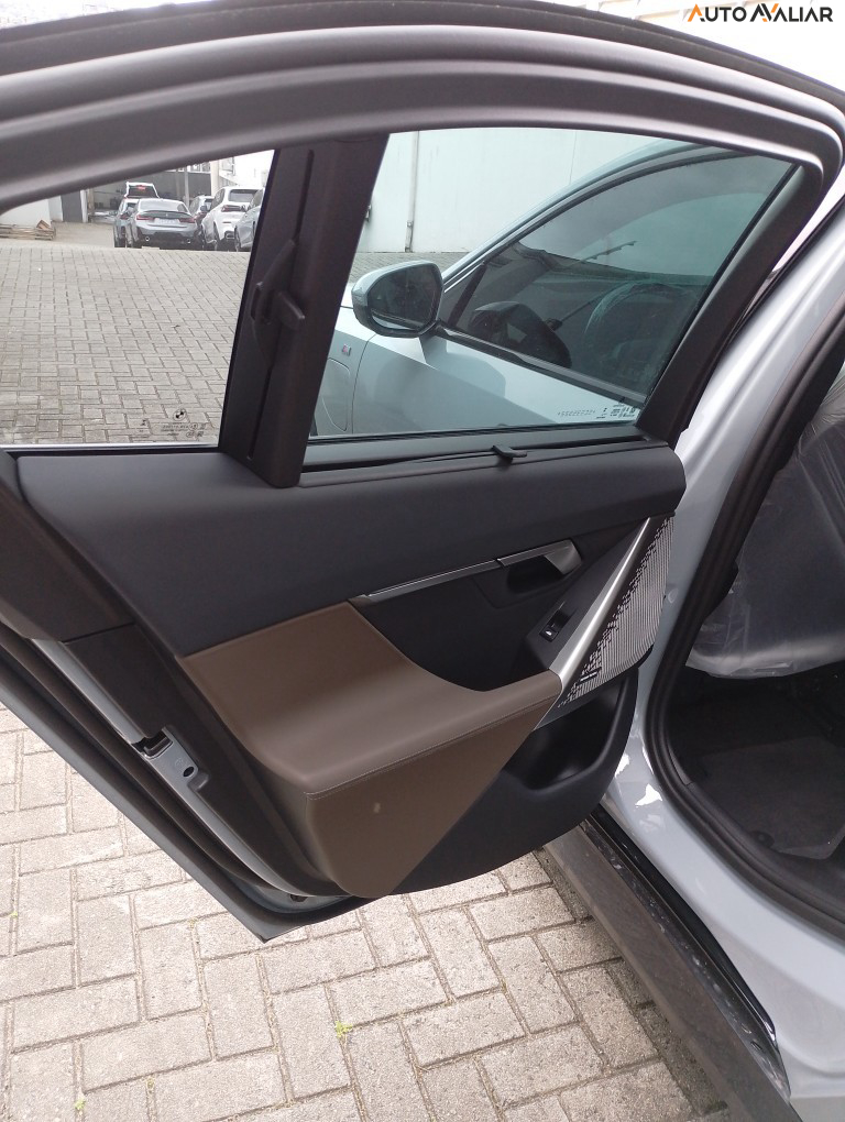 BMW 530E 2.0 TWINPOWER PHEV M SPORT AUTOM&Aacute;TICO