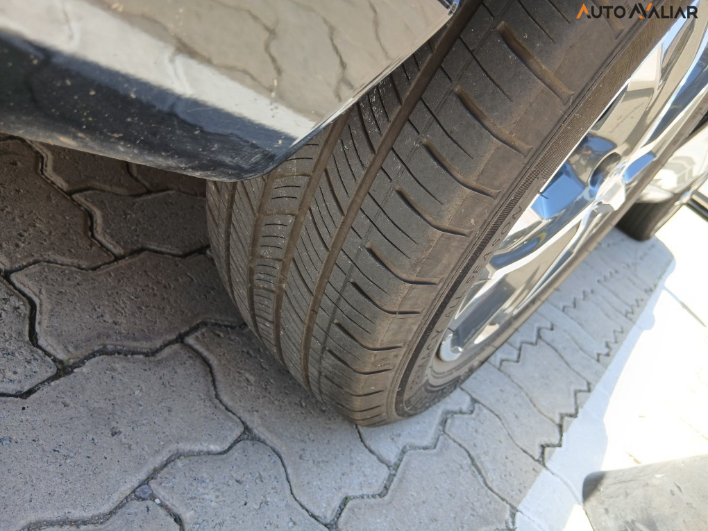 HONDA ZR-V TOURING 2.0 16V 5P AUT.