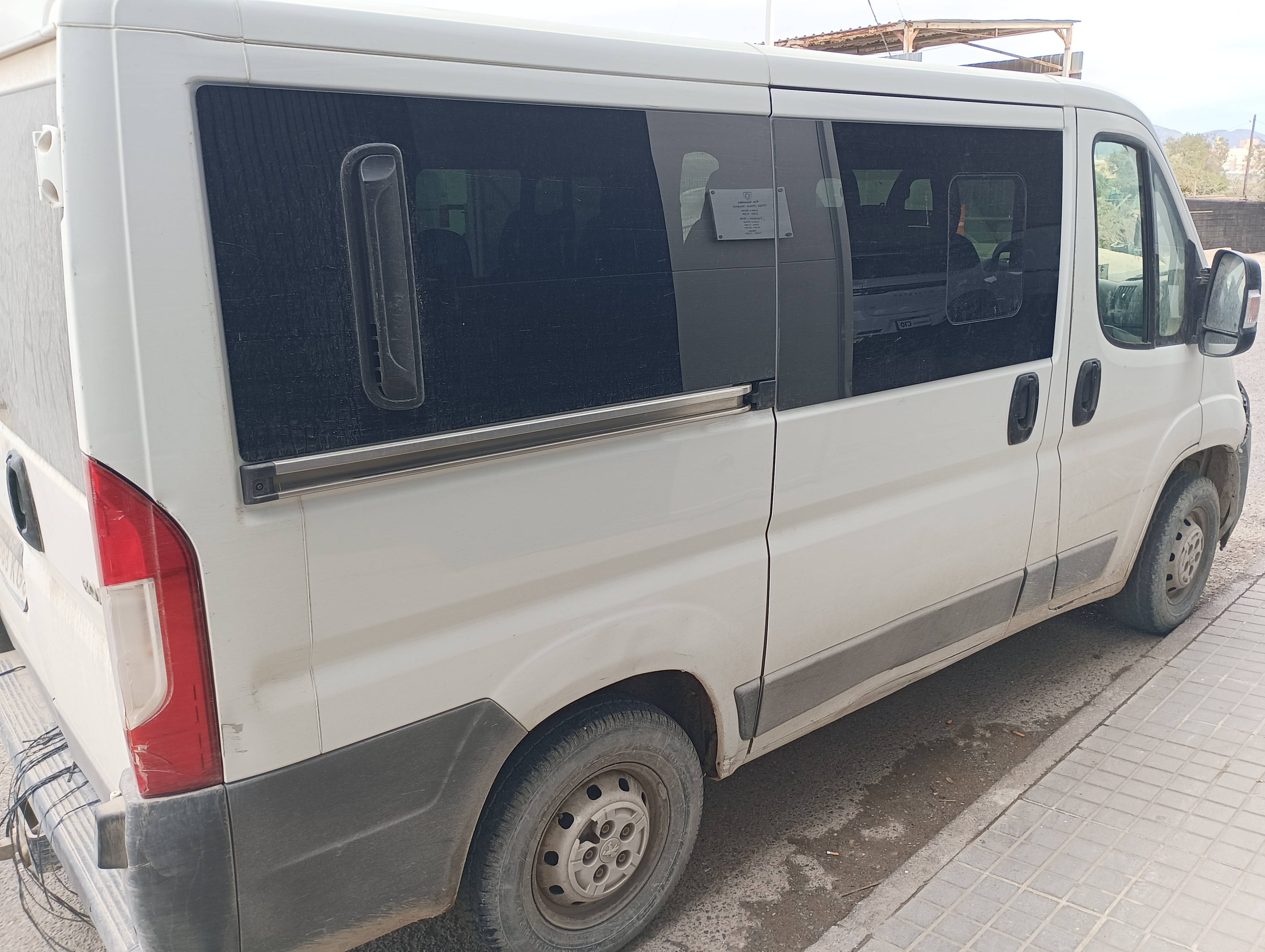 PEUGEOT BOXER COMBI DIESEL BOXER COMBI 2.0 BLUEHDI 330 L1H1 110 (4P; 81KW; 110CV; CX. M; 9/2015 a 9/2018)