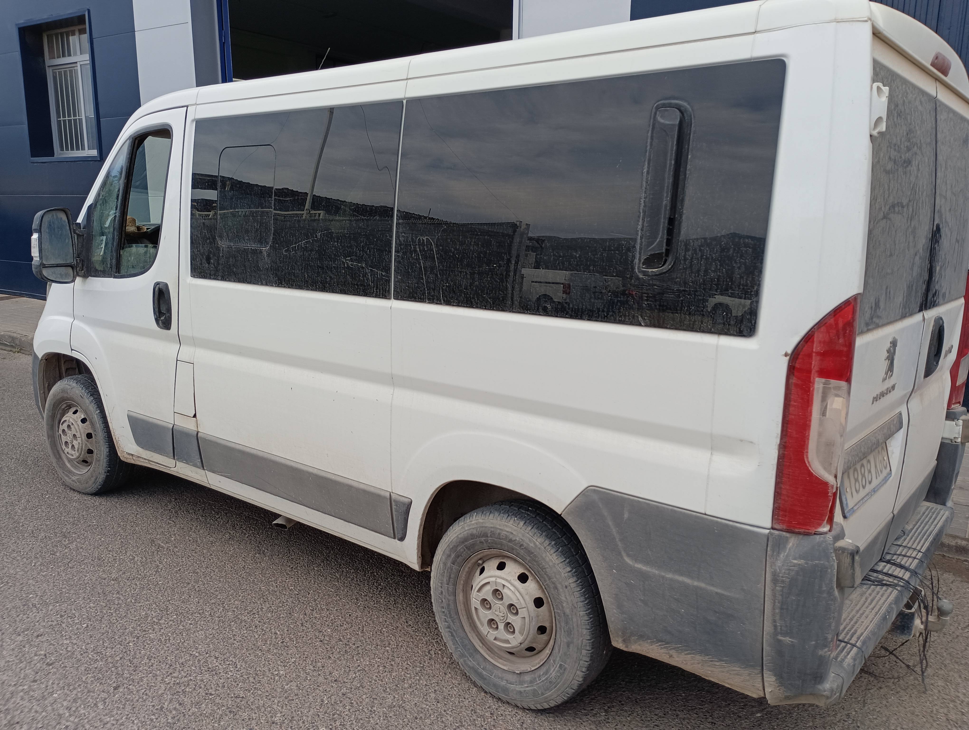 PEUGEOT BOXER COMBI DIESEL BOXER COMBI 2.0 BLUEHDI 330 L1H1 110 (4P; 81KW; 110CV; CX. M; 9/2015 a 9/2018)