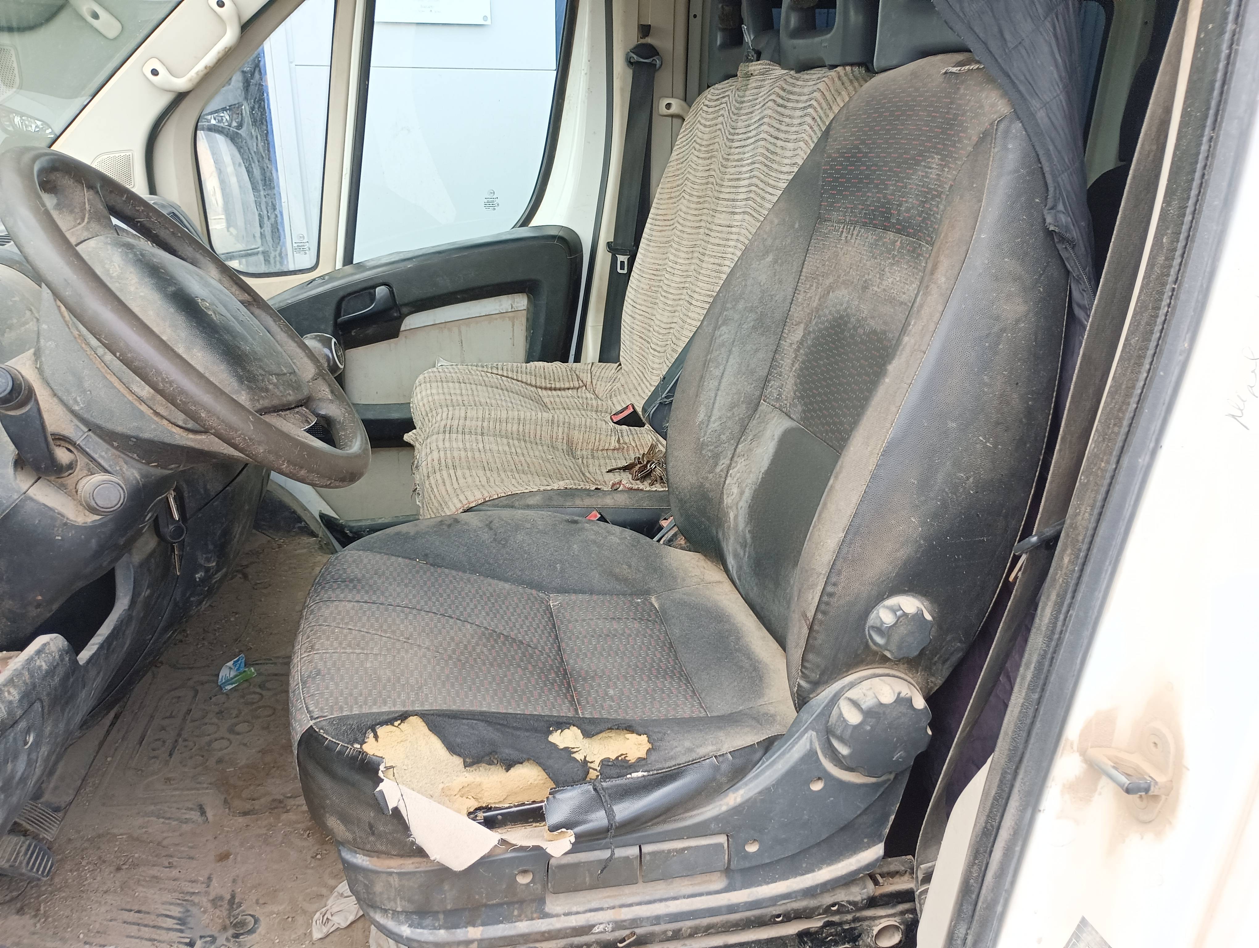 PEUGEOT BOXER COMBI DIESEL BOXER COMBI 2.0 BLUEHDI 330 L1H1 110 (4P; 81KW; 110CV; CX. M; 9/2015 a 9/2018)