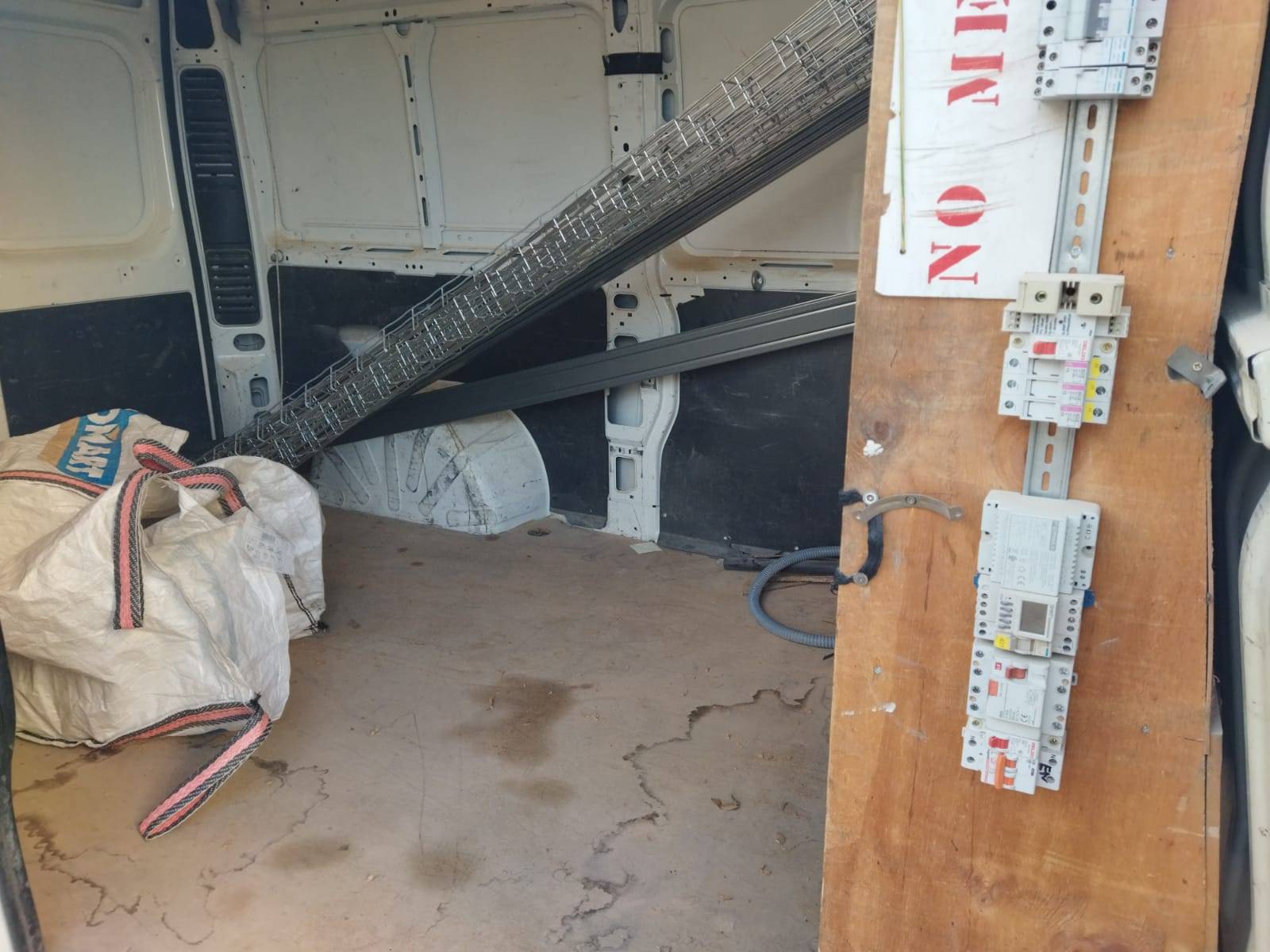 PEUGEOT BOXER FURG&Oacute;N DIESEL BOXER FURG&Oacute;N 2.0BLUEHDI 333 L2H2 130 (4P; 96KW; 130CV; CX. M; 5/2016 a 5/2019)