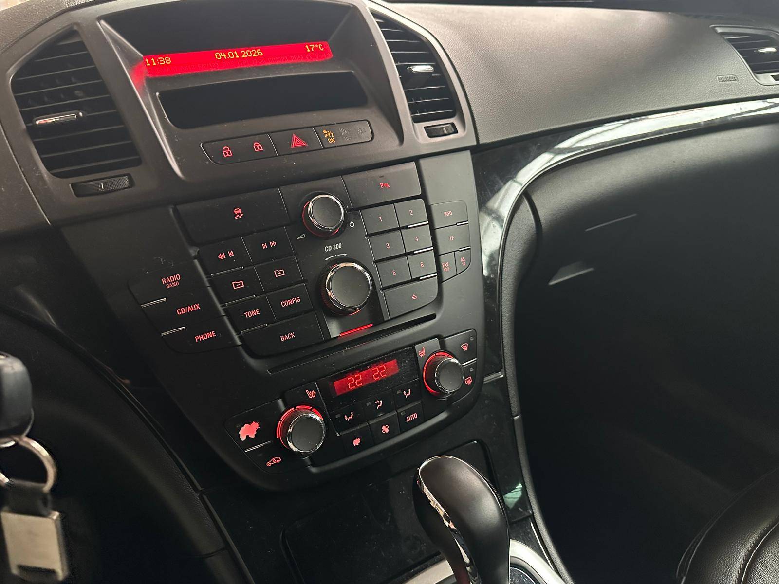 OPEL INSIGNIA SPORTS TOURER COSMO (5P; 162KW; 220CV; CX. M; 3/2009 a 12/2009)