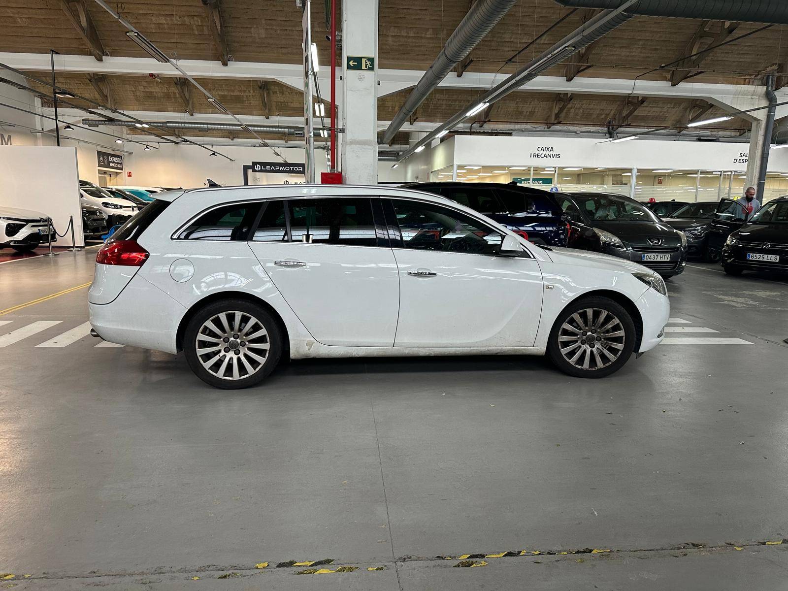 OPEL INSIGNIA SPORTS TOURER COSMO (5P; 162KW; 220CV; CX. M; 3/2009 a 12/2009)