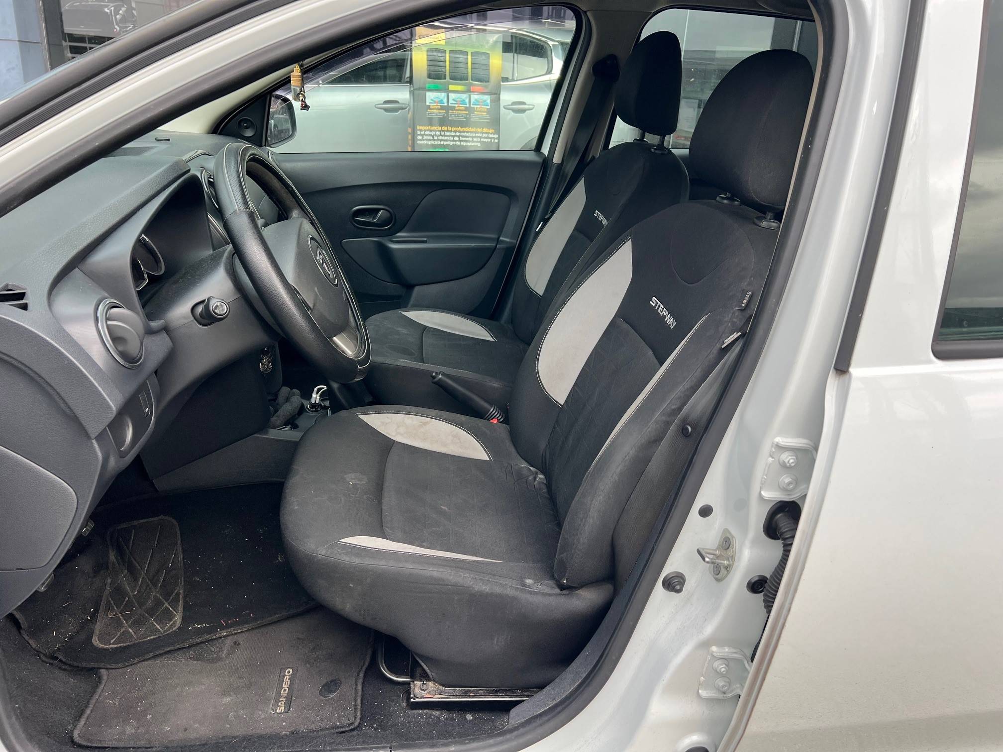 DACIA SANDERO STEPWAY (5P; 66KW; 90CV; CX. M; 5/2015 a 10/2016)