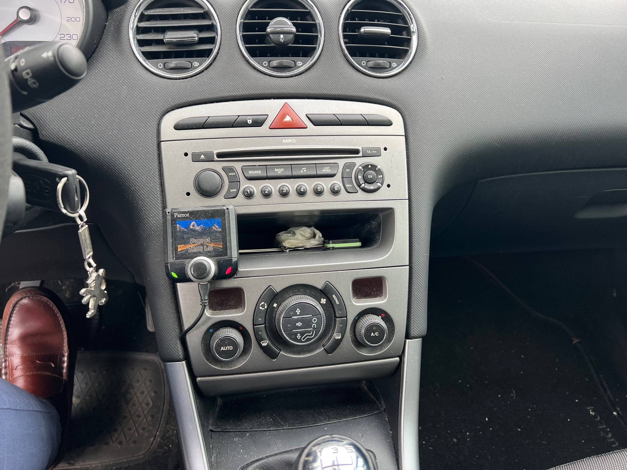 PEUGEOT 308 DIESEL PREMIUM (5P; 80KW; 110CV; CX. M; 9/2007 A 3/2008)