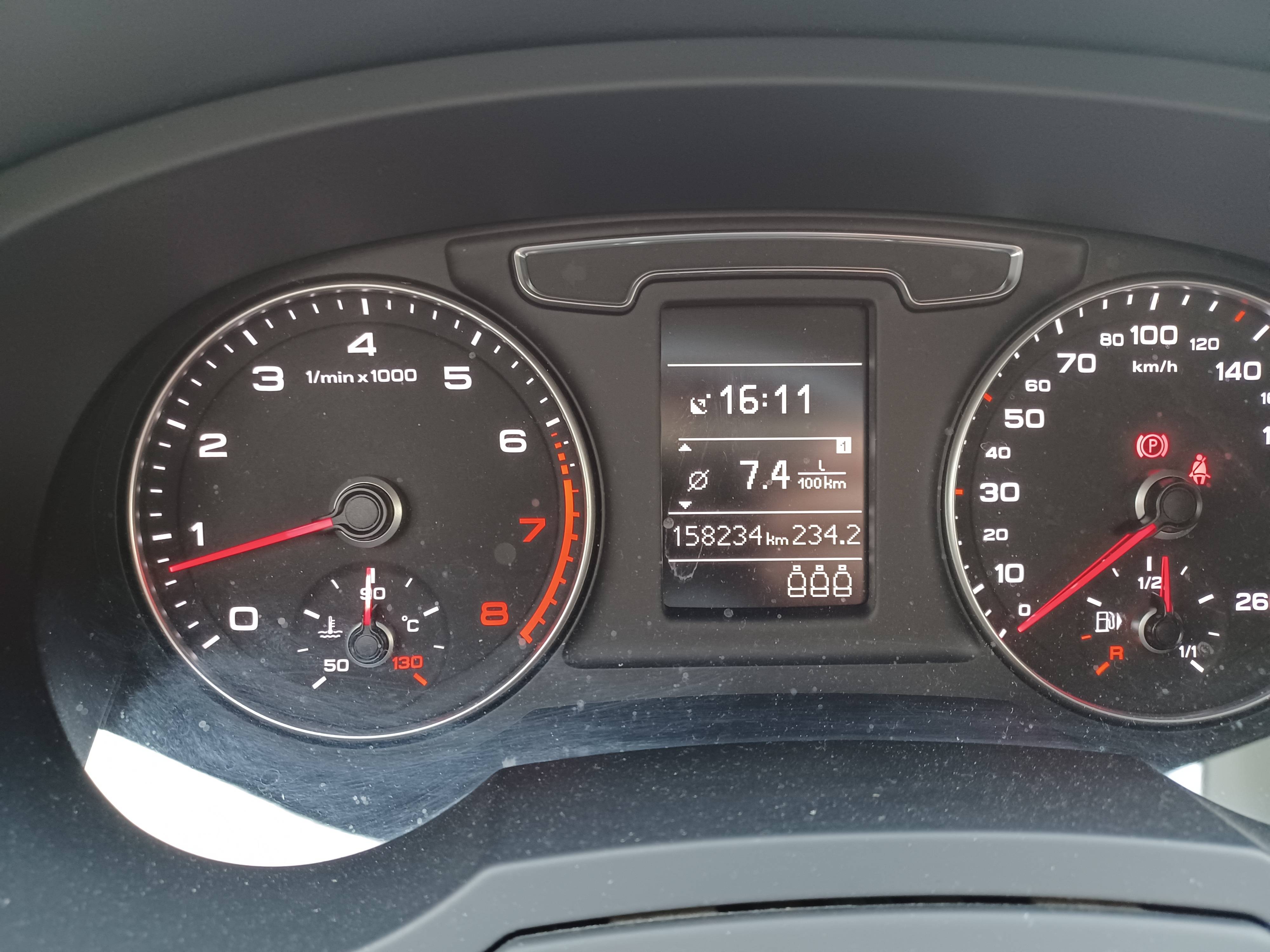 AUDI Q3 DESIGN EDITION (5P; 110KW; 150CV; CX. M; 1/2015 A 10/2018)