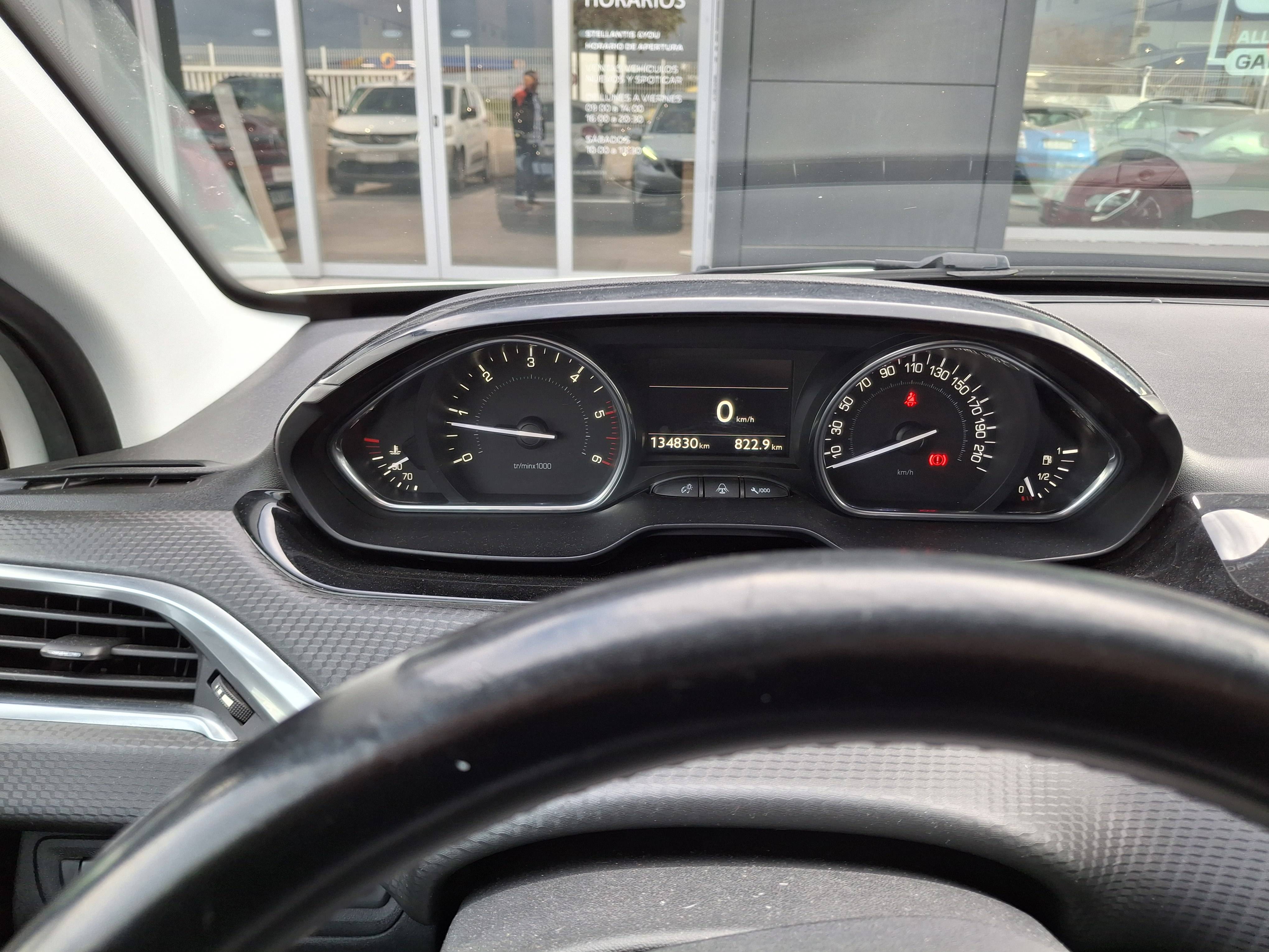 PEUGEOT 2008 DIESEL ALLURE (5P; 73KW; 100CV; CX. M; 5/2018 a 10/2018)