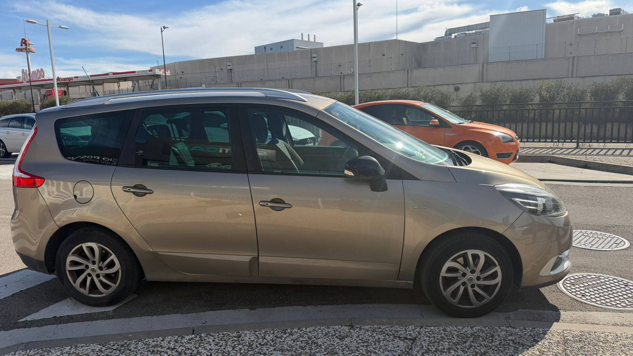 RENAULT GRAND SC&Eacute;NIC DIESEL LIMITED (5P; 81KW; 110CV; CX. M; 6/2014 A 10/2016)