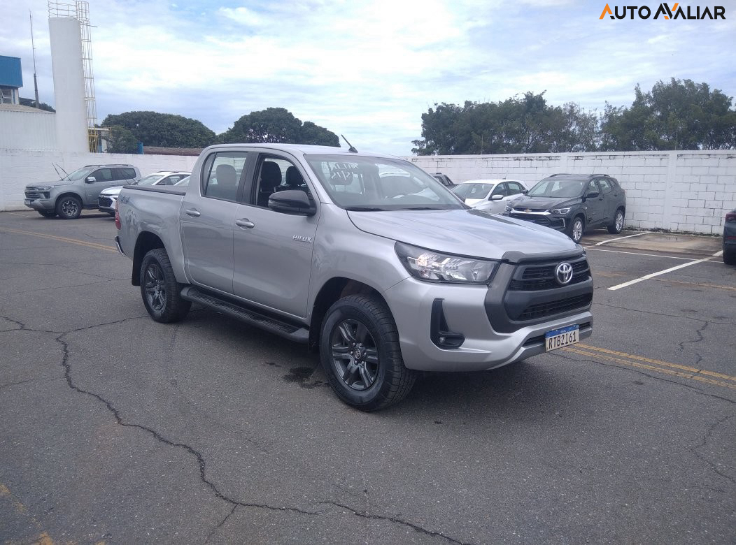 TOYOTA HILUX 2.8 D-4D TURBO DIESEL CD SR 4X4 AUTOM&Aacute;TICO