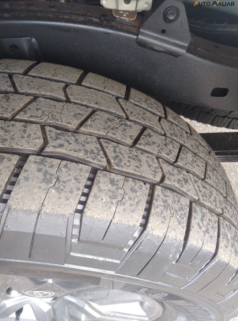 TOYOTA HILUX 2.8 D-4D TURBO DIESEL CD SR 4X4 AUTOM&Aacute;TICO