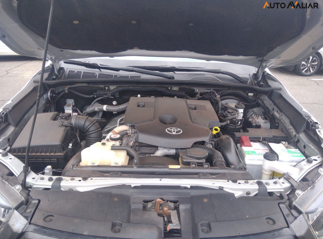 TOYOTA HILUX 2.8 D-4D TURBO DIESEL CD SR 4X4 AUTOM&Aacute;TICO