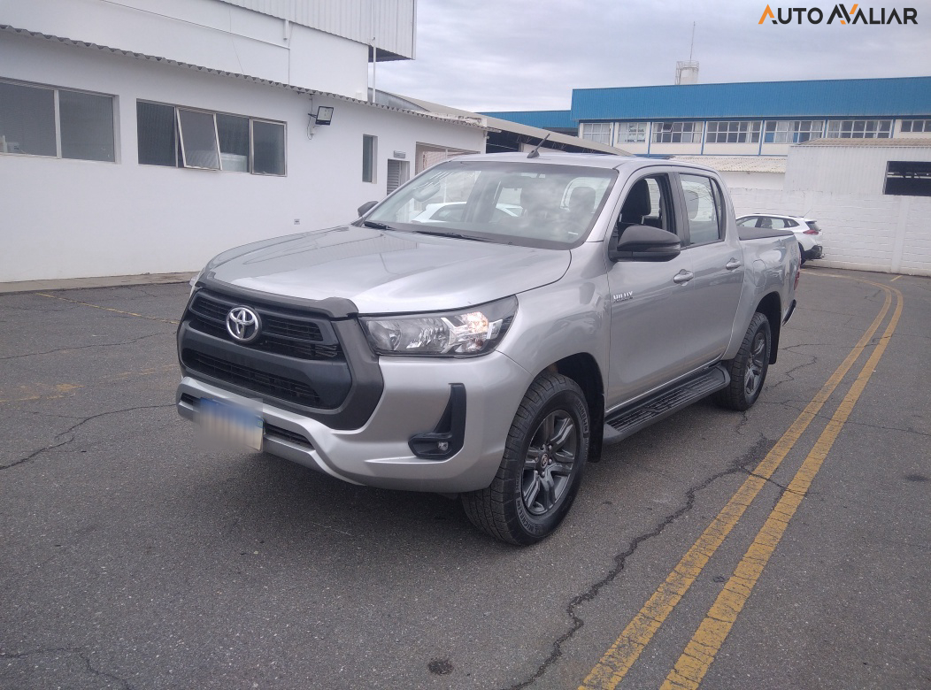 TOYOTA HILUX 2.8 D-4D TURBO DIESEL CD SR 4X4 AUTOM&Aacute;TICO