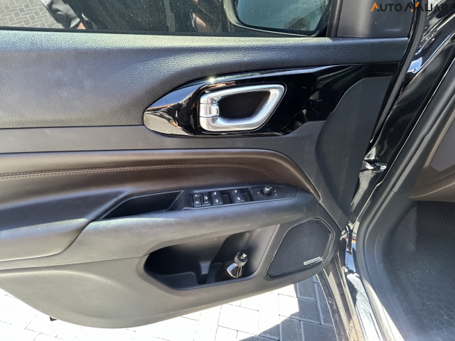 JEEP COMMANDER 2.0 TD380 TURBO DIESEL OVERLAND AT9