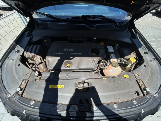 JEEP COMMANDER 2.0 TD380 TURBO DIESEL OVERLAND AT9