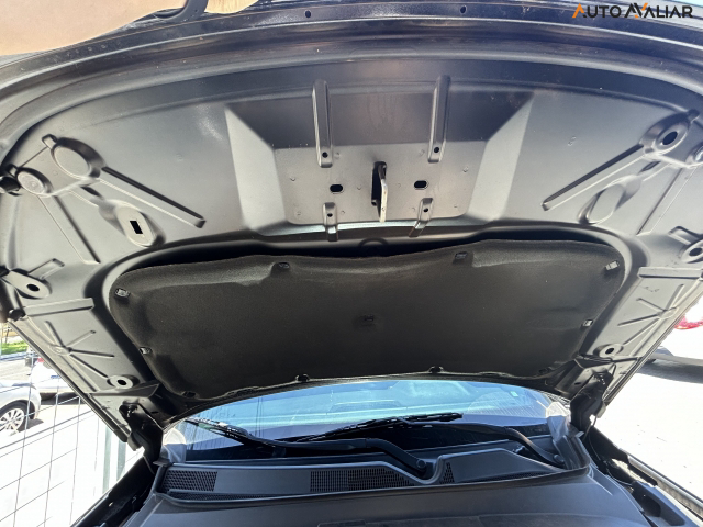 JEEP COMMANDER 2.0 TD380 TURBO DIESEL OVERLAND AT9