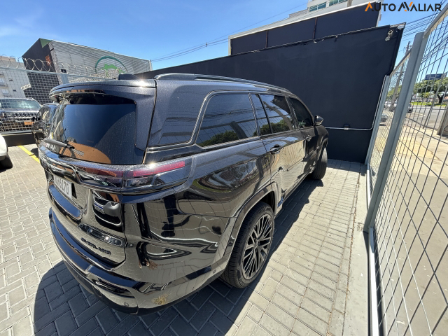 JEEP COMMANDER 2.0 TD380 TURBO DIESEL OVERLAND AT9