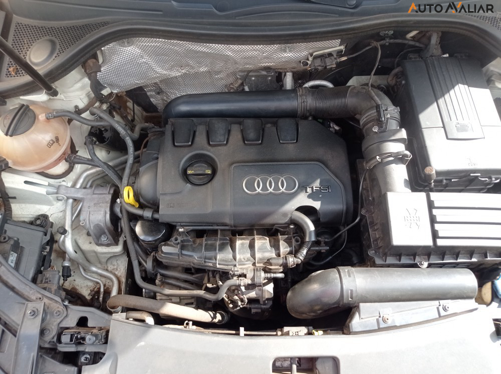 AUDI Q3 2.0 TFSI AMBIENTE QUATTRO 4P GASOLINA S TRONIC